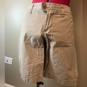 GAP Bermuda Favorite Khaki Shorts Size 4